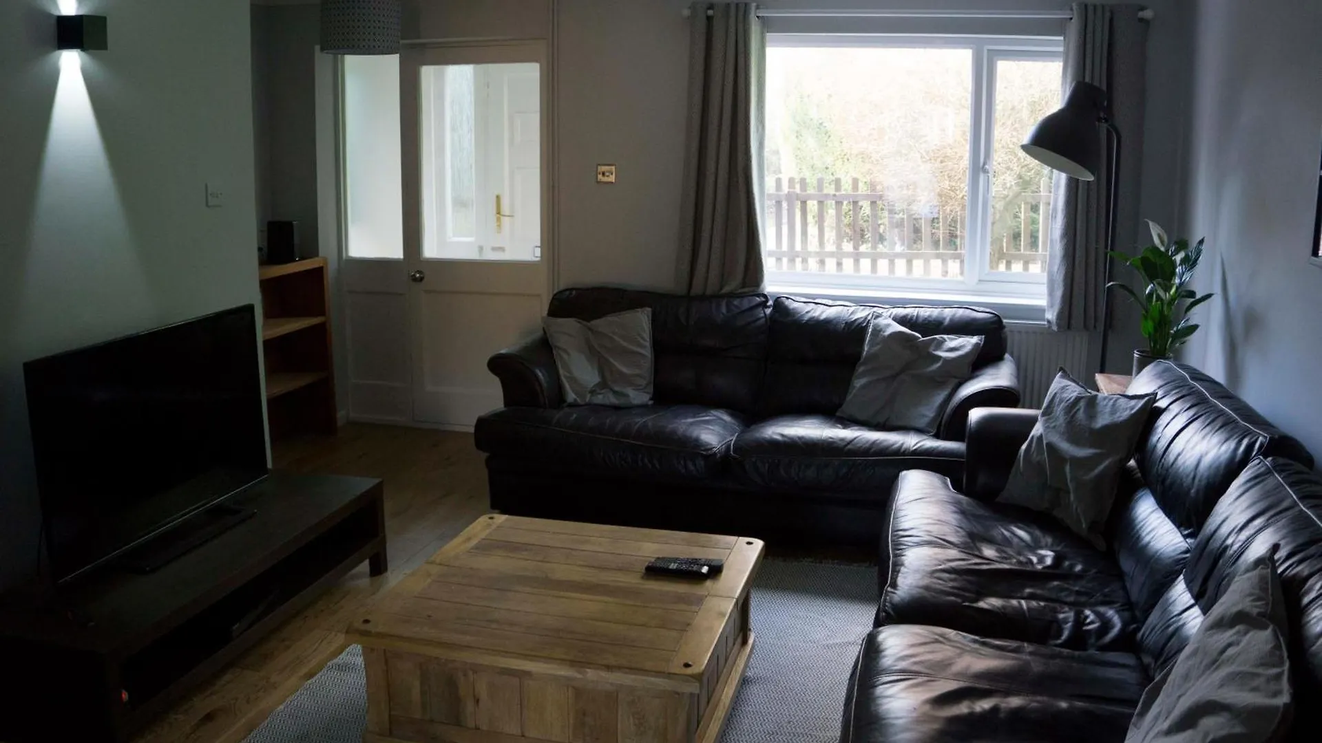 Entire 3-Bed House Near Cheltenham Racecourse And Town GLOUCESTERSHIRE