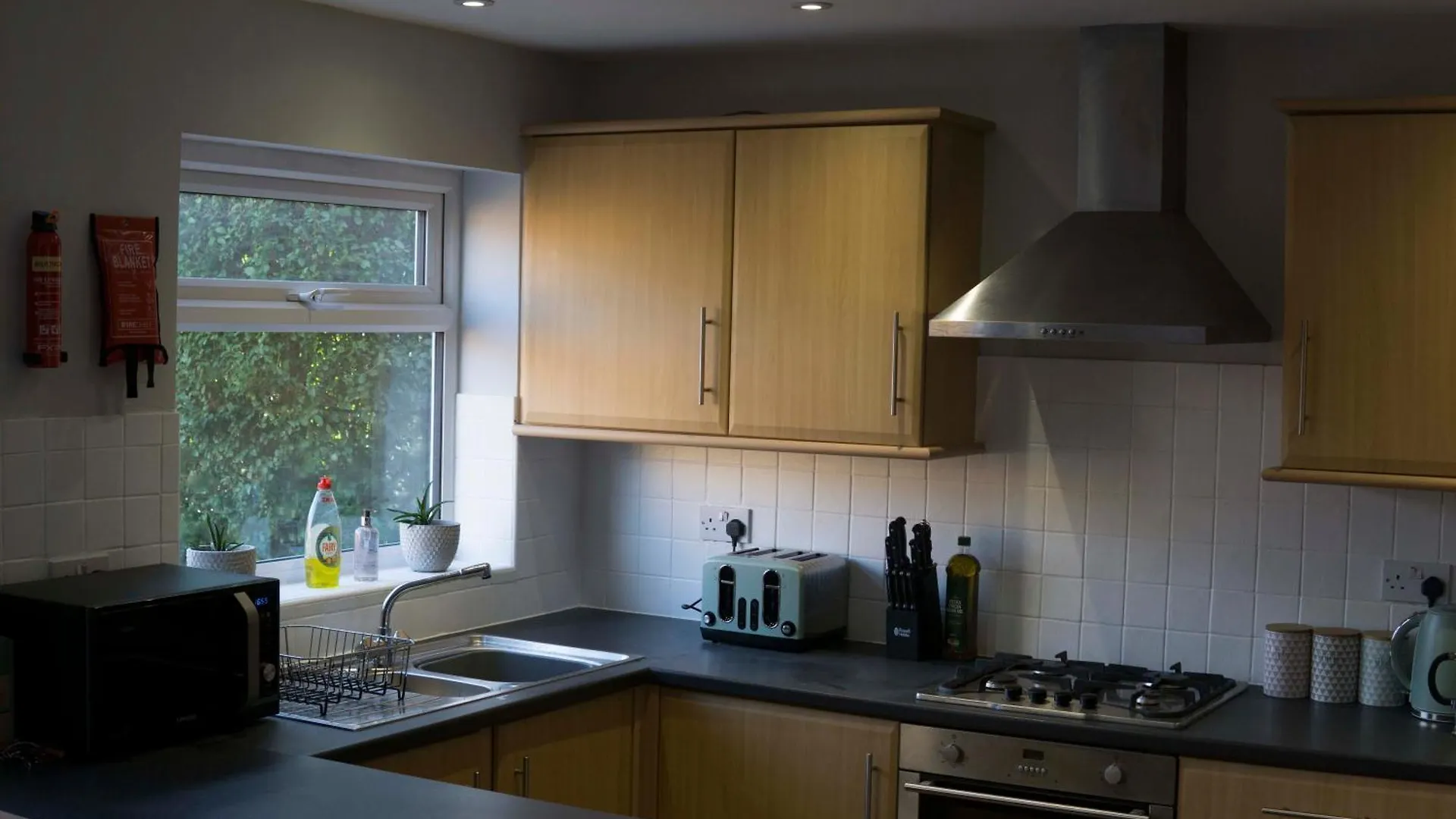 Entire 3-Bed House Near Cheltenham Racecourse And Town GLOUCESTERSHIRE 0*,  United Kingdom