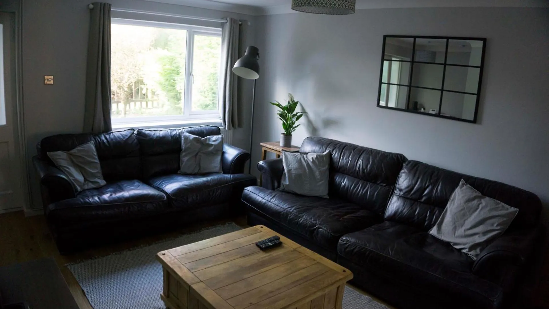 Entire 3-Bed House Near Cheltenham Racecourse And Town GLOUCESTERSHIRE